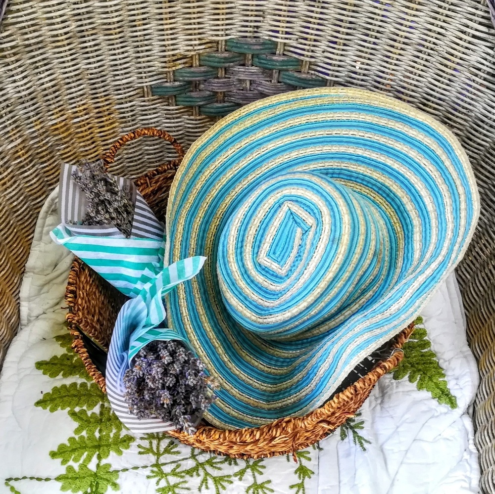 Meet your Posher, Lavender Ladee